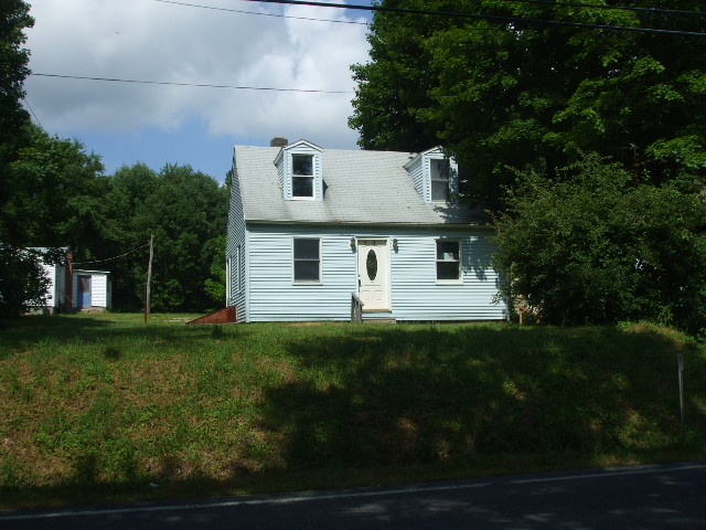 2BR/1BA Single Family House